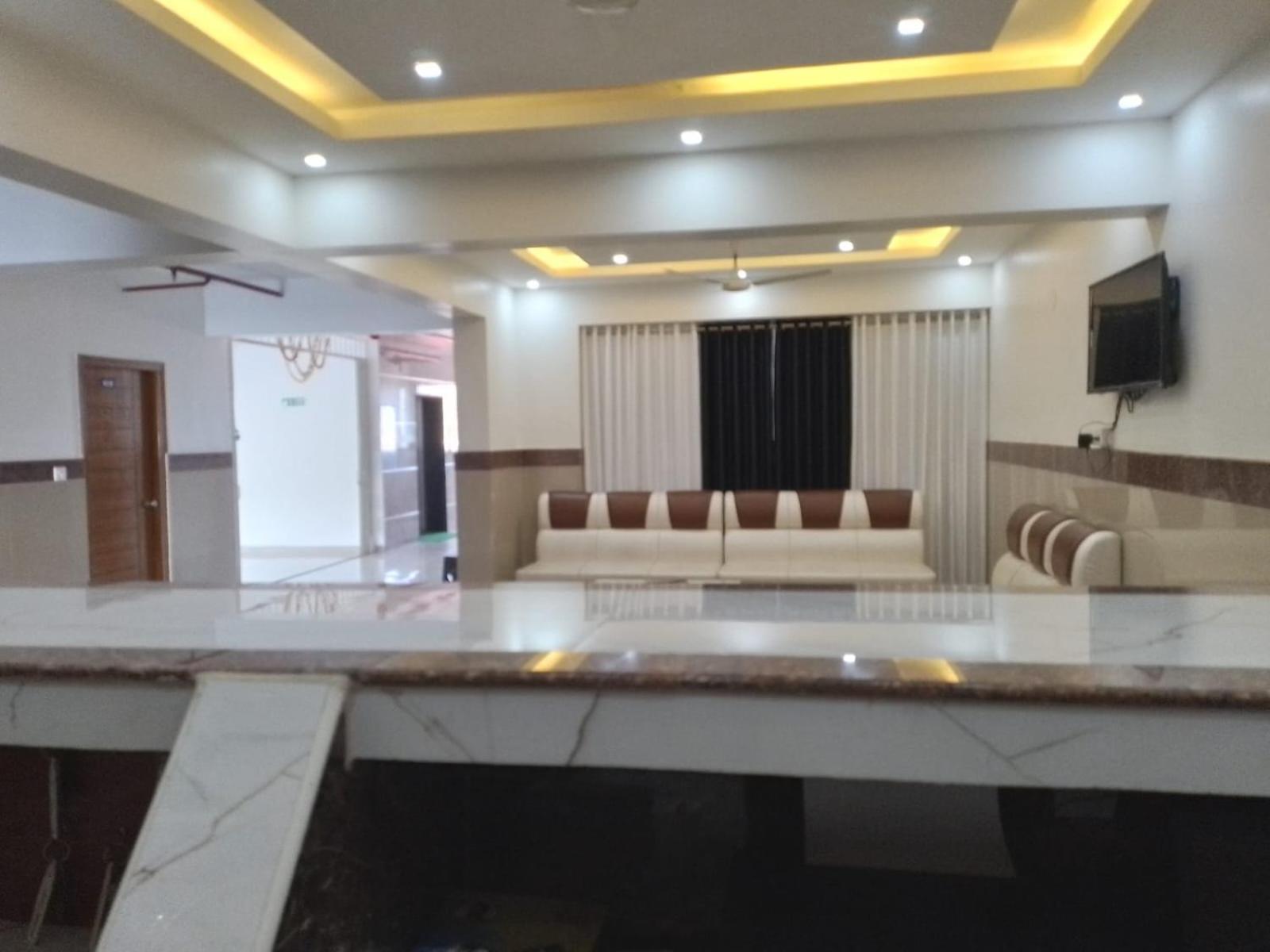 Dwarka Lodging & Boarding Mulki Exterior photo